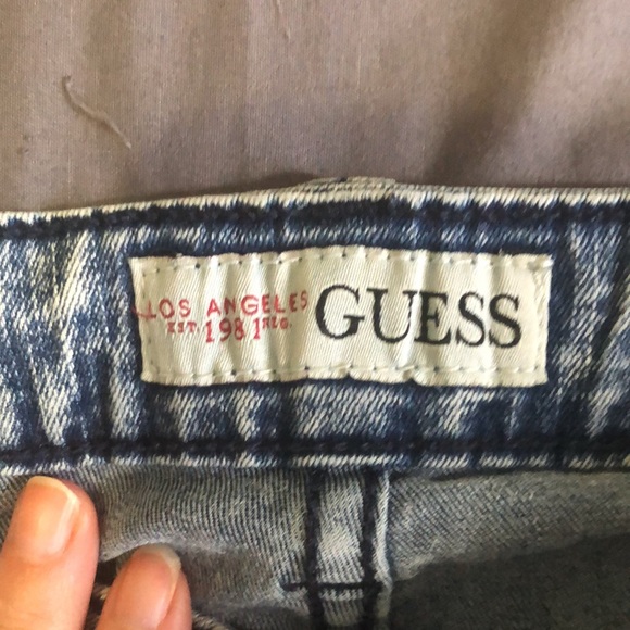 Guess women’s skinny jeans - Picture 2 of 6